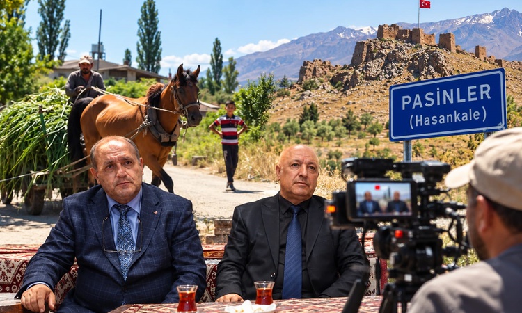 Ayrıntılar Netleşti: Gazeteci İmran Bdirxanlı, İki Hasankale belgeseli için Pasinler'de çekim yaptı - Son Daki