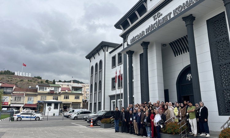 Ayrıntılar Netleşti: Geometrik desenler çalıştayı heyeti, Niksar Kaymakamı Perçi'yi ziyaret etti | İşte Tüm Ay