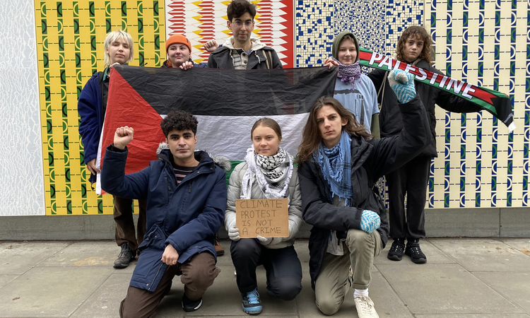 Ayrıntılar Netleşti: Greta Thunberg, Fransa'da lise öğrencilerinin eylemlerine Saint-Denis'de destek verdi ve
