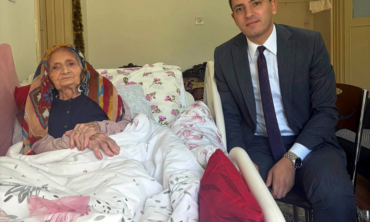 Ayrıntılar Netleşti: Güdül Kaymakamı Naim Akar, Yaşlılar Günü'nde ilçedeki yaşlılara sağlıklı ömür diledi ve M