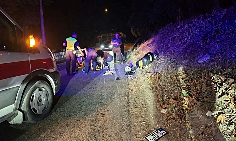 Ayrıntılar Netleşti: GÜNCELLEME - Bursa'da motosiklet aydınlatma direğine çarptı, 1 kişi öldü, 1 kişi yaraland