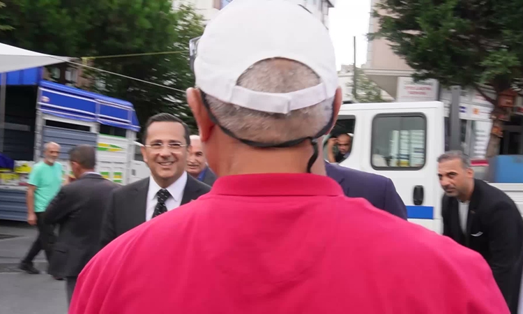 Ayrıntılar Netleşti: Gürsel Tekin'den pazar ziyareti: Bu sene en büyük şampiyon soğan