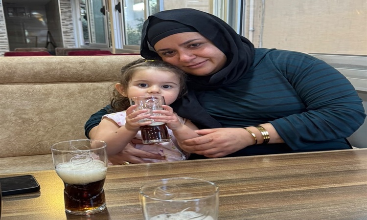 Ayrıntılar Netleşti: Hatay Reyhanlı'da otomobilin çarptığı anne ve 4 yaşındaki kızı toprağa verildi | İşte Tüm