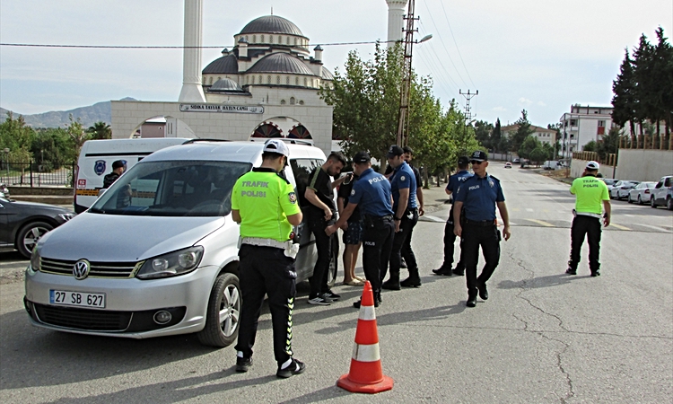 Ayrıntılar Netleşti: İslahiye'de 26 okul ve yurt çevresindeki denetimi Emniyet Müdürü Taşkır takip etti - Son