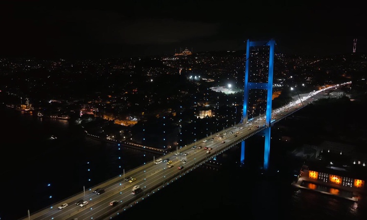 Ayrıntılar Netleşti: İstanbul Boğazı’ndaki köprüler turkuaz renge büründü - Son Dakika Bilgileri
