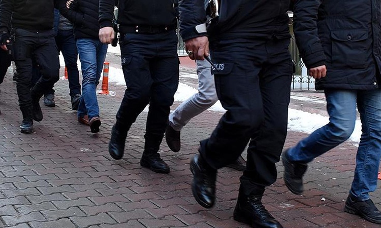 Ayrıntılar Netleşti: İstanbul merkezli FETÖ operasyonu! 20 kişi yakalanarak gözaltına sevk edildi - Son Dakika