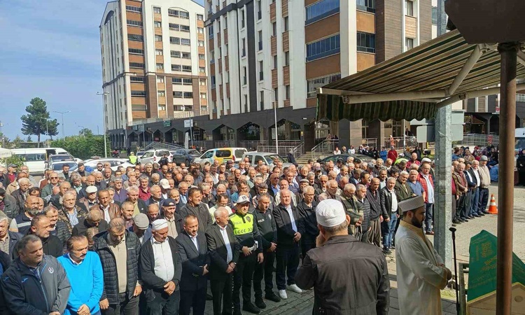 Ayrıntılar Netleşti: İstanbul Yeşilköy'de motosiklet kazasında ölen genç Trabzon Beşikdüzü'nde defnedildi
