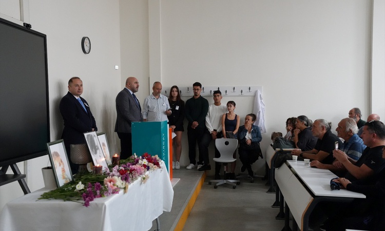 Ayrıntılar Netleşti: İzmir Bakırçay Üniversitesi, kadavra bağışçısı Demet Karakaş için tören düzenledi - Son D