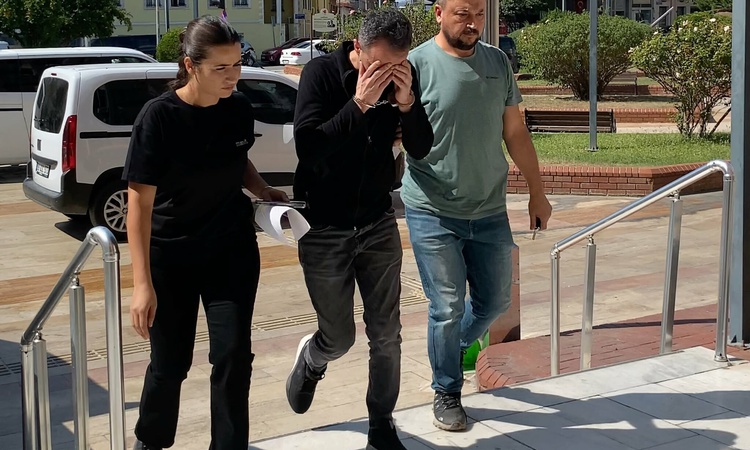 Ayrıntılar Netleşti: İzmir'den Aydın'a gelen taksiden yaklaşık 1 kilo metamfetamin çıktı, şoför hakkında tutuk
