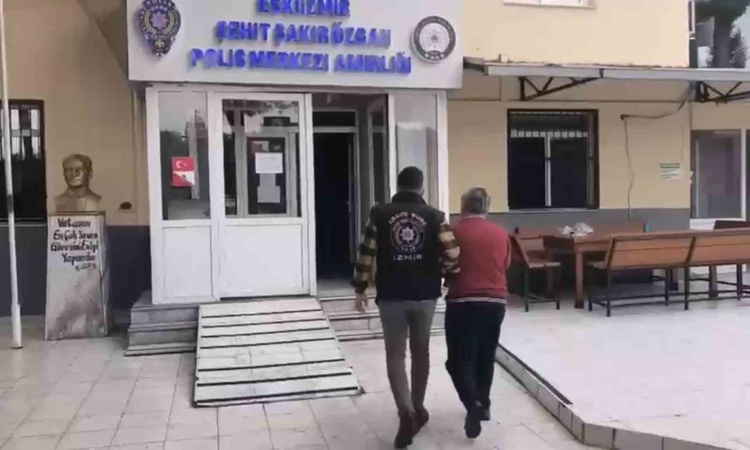 Ayrıntılar Netleşti: İzmir Emniyet Müdürlüğünün 74 adrese düzenlediği operasyonda 164 şüpheli yakalandı | İşte