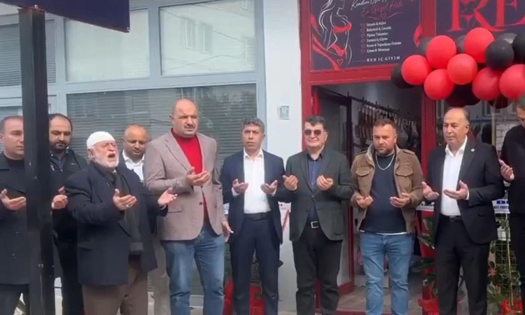 Ayrıntılar Netleşti: Bir ilimiz bu olayı konuşuyor! Fantezi iç giyim mağazası dualarla açıldı