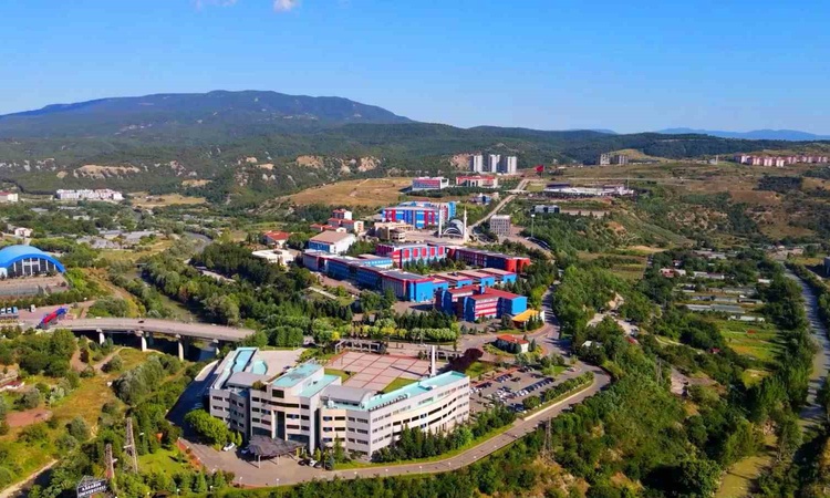 Ayrıntılar Netleşti: Karabük Üniversitesi GreenMetric'te 2024-2026 döneminde dünyada 236 basamak artış grafiği