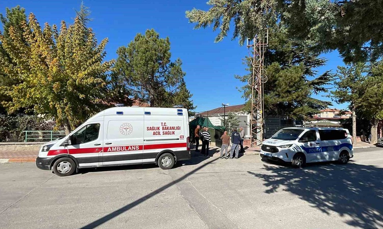 Ayrıntılar Netleşti: Karaman’da çatı tamiri yapan işçi 3 metreden gerileme kaydetti - Son Dakika Bilgileri