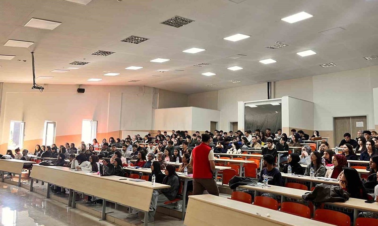 Ayrıntılar Netleşti: Kars Emniyet Müdürlüğü 1985 öğrenciye El Ele Güvenli Geleceğe semineri verdi: Gelişmeler