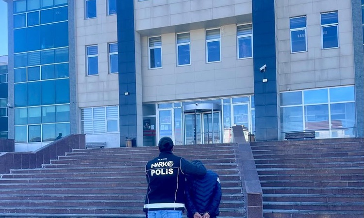 Ayrıntılar Netleşti: Kars'ta torbacı operasyonunda 1 kişi hakkında tutuklama kararı verildi, metamfetamin kalı