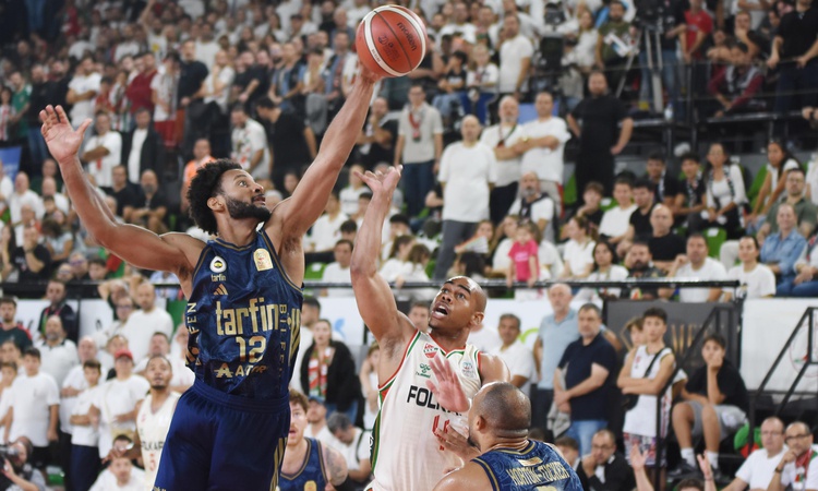 Ayrıntılar Netleşti: Karşıyaka 5.5 ay sonra taraftarına kavuştuğu maçta Fenerbahçe'ye 97-72 yenildi