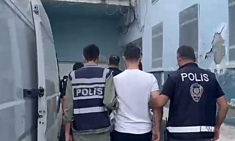 Ayrıntılar Netleşti: Kastamonu’da 18 adrese eş zamanlı operasyon: Aranan 14 şahıs yakalandı: Gelişmeler Takip
