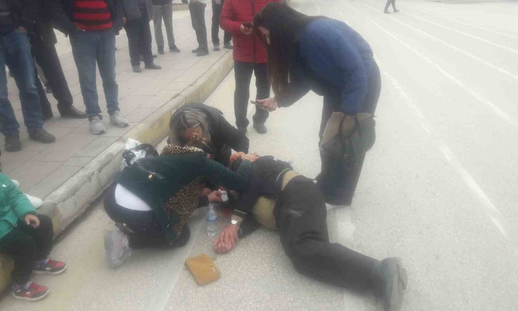 Ayrıntılar Netleşti: Kastamonu Cebrail Mahallesi'nde yayaya otomobil çarptı, yaralı hastaneye kaldırıldı - Son