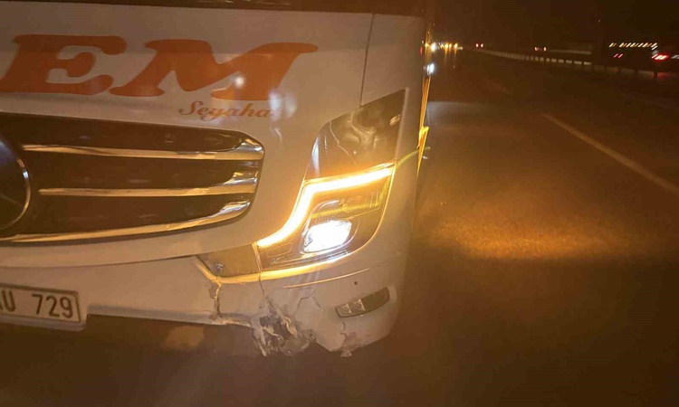Ayrıntılar Netleşti: Kastamonu Tosya'da otomobil bariyerlere ve yolcu otobüsüne çarptı, 2 kişi yaralandı - Son