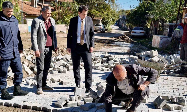 Ayrıntılar Netleşti: Kaymakam Atam, Hisarcık'ta köylerde süren yapım işlerini yerinde inceledi: Gelişmeler Tak