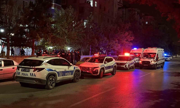 Ayrıntılar Netleşti: Kayseri'de babasını öldürüp intihara kalkışan şahıs cesediyle 1 gün aynı evde kaldı ve Me
