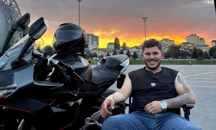 Ayrıntılar Netleşti: Kayseri'de otomobille çarpışan motosiklet sürücüsü Emirhan Kulaksız (23) öldü. - Son Daki