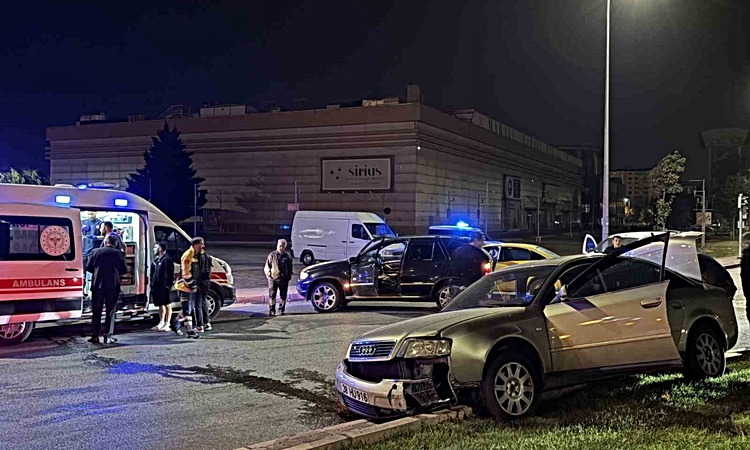 Ayrıntılar Netleşti: Kayseri’de ticari taksi otomobil ile çarpıştı: 1 yaralı - Son Dakika Bilgileri