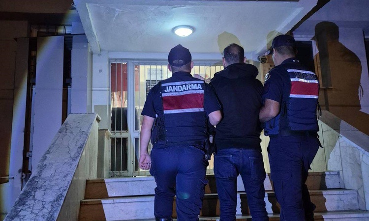 Ayrıntılar Netleşti: Kırıkkale'de 17 yıl 6 ay 12 gün kesinleşmiş hapis cezası olan firari hükümlü yakalandı ve