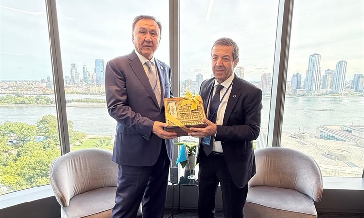 Ayrıntılar Netleşti: KKTC Dışişleri Bakanı Ertuğruloğlu, New York'ta TDT Genel Sekreteri ile görüştü - Son Dak