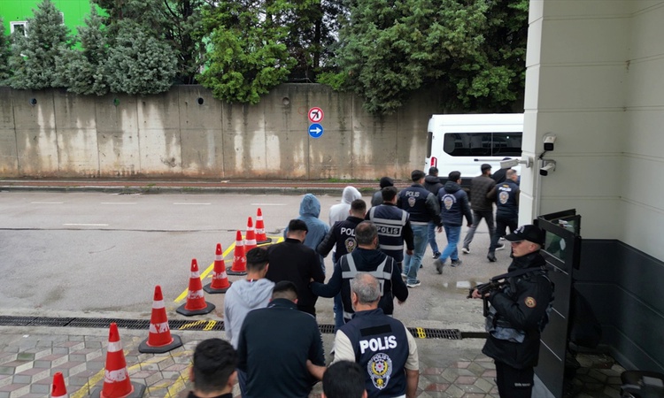 Ayrıntılar Netleşti: Kocaeli merkezli 16 ilde yasa dışı bahis soruşturmasında 34 zanlıdan 29'u hakkında tutukl