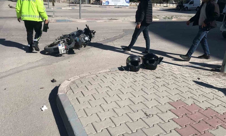 Ayrıntılar Netleşti: Konya Ereğli'de SUV ile motosiklet çarpıştı, 2 kişi yaralandı - Son Dakika Bilgileri