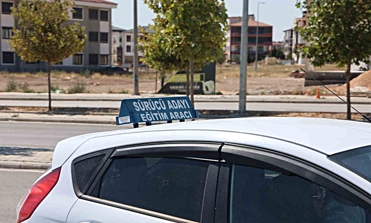 Ayrıntılar Netleşti: Konya Sürücü Kursları Derneği, serbest güzergah uygulamasını destekliyor: Gelişmeler Taki