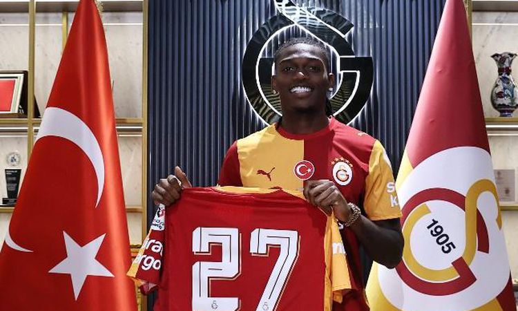 Ayrıntılar Netleşti: Leao Başakşehir maçında oynayacak mı, kadroda mı?: Gelişmeler Takip Ediliyor
