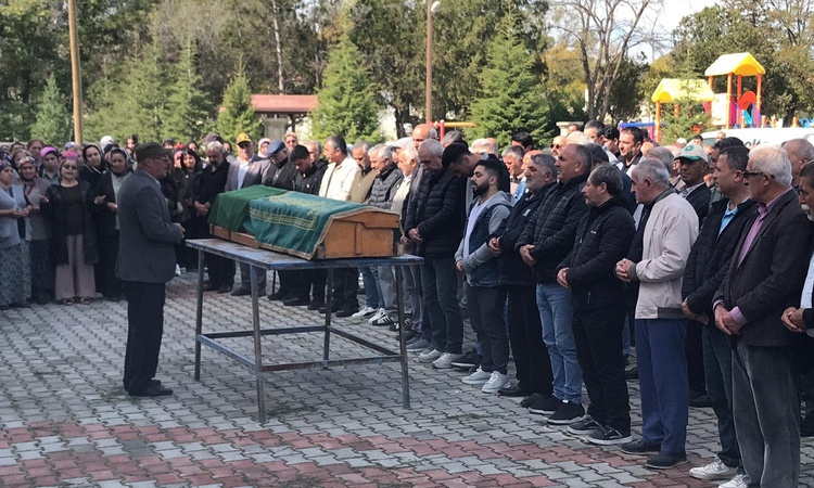 Ayrıntılar Netleşti: Manisa Akhisar'da TIR kazasında ölen Zülfinaz Tosun, Konya Ereğli'de toprağa verildi: Gel