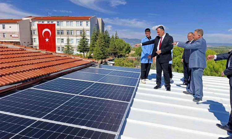 Ayrıntılar Netleşti: Manisa Gördes'te meslek lisesi öğrencilerinin kurduğu GES devreye alındı: Gelişmeler Taki