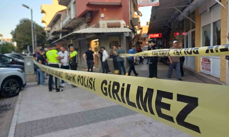 Ayrıntılar Netleşti: Manisa Salihli'de kuyumcuya soygun girişiminde 2 kişi yaralandı, şüpheli hakkında tutukla