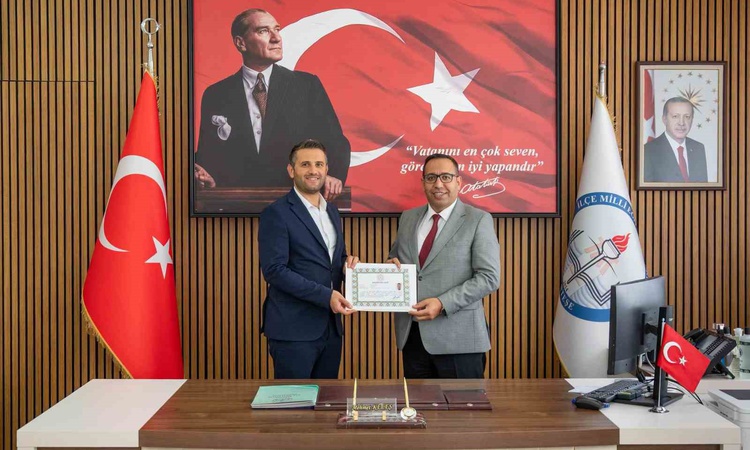 Ayrıntılar Netleşti: Menteşe'de başarılı okul müdürleri ve personele başarı belgeleri verildi