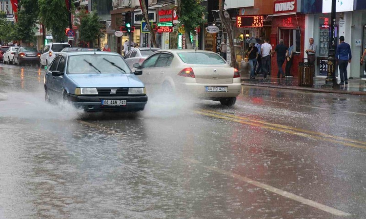 Ayrıntılar Netleşti: Meteoroloji, Malatya'nın güney ilçelerini kuvvetli yağışa karşı uyardı