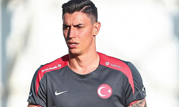 Ayrıntılar Netleşti: Montella'nın ayrılığı sonrası Berke Özer sürprizi! Milli Takım'a geri dönüyor mu? | İşte