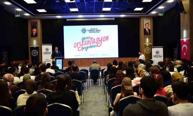 Ayrıntılar Netleşti: MTÜ oryantasyonunda yeni öğrencilere 2 bin kişilik yurt projesi anlatıldı