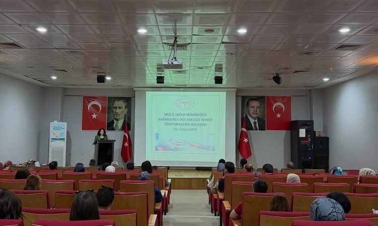 Ayrıntılar Netleşti: Muş İl Sağlık Müdürlüğü rehber öğretmenlere bağımlılık eğitimi düzenledi
