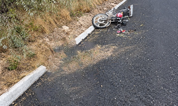 Ayrıntılar Netleşti: Niğde'de şarampole devrilen motosikletin sürücüsü ağır yaralandı, kaza anı kamerada: Geli