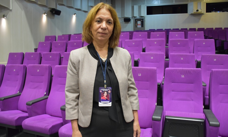 Ayrıntılar Netleşti: OMÜ'den Kumcağız, teknoloji bağımlılığında aile ve okula görev düştüğünü söyledi ve Merak