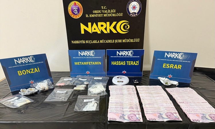 Ayrıntılar Netleşti: Ordu'nun Altınordu ilçesinde uyuşturucu operasyonlarında 4 şüpheliden 3'ü hakkında tutukl