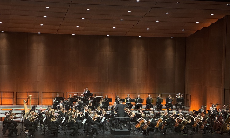 Ayrıntılar Netleşti: Royal Philharmonic Orchestra İstanbul Kültür Yolu Festivali'nde AKM'de konser verdi