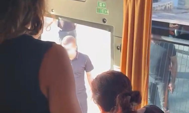 Ayrıntılar Netleşti: Sağlık personeli servisine saldırı kamerada - Son Dakika Bilgileri