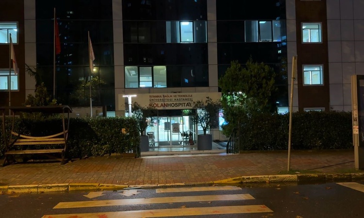 Ayrıntılar Netleşti: Sahnede fenalaşan şarkıcı Hakkı Bulut, Beylikdüzü'nde hastaneye kaldırıldı ve Merak Edile
