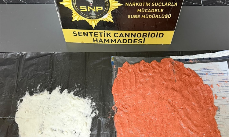 Ayrıntılar Netleşti: Sakarya'da çoraba gizlenmiş 570 gram uyuşturucu ele geçirildi, 5 zanlı hakkında tutuklama