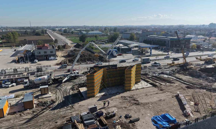 Ayrıntılar Netleşti: Sakarya'da Kuzey Köprüsü'nün ilk ayağında beton dökümü yapıldı - Son Dakika Bilgileri