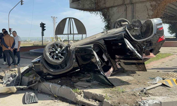 Ayrıntılar Netleşti: Samsun Canik'te 2,6 milyon liraya yeni alınan otomobile araç çarptı, 1 kişi yaralandı